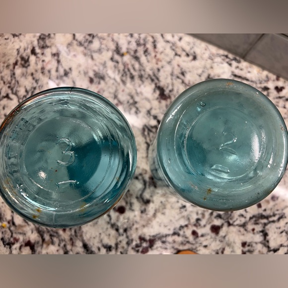 Vintage Ball Perfect Mason Jars with Lids - Picture 5 of 9